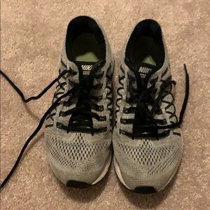 Nike Grey and Black Sneakers Size 9.5